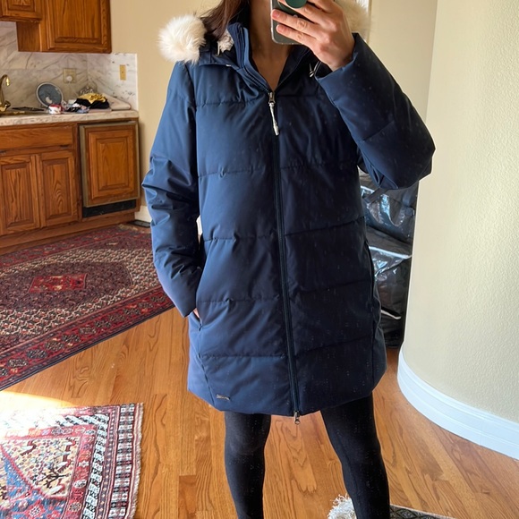 Gorgeous Sweaty Betty puffer coat, beautiful blue color like new - Picture 3 of 7
